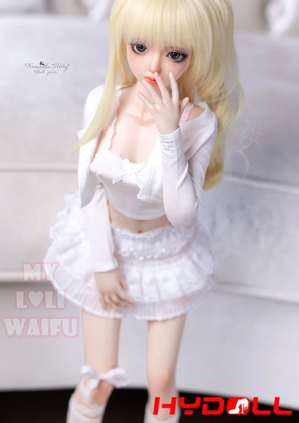 Discover Ultimate Discreet Fun with This Lifelike Mini Sex DollD41194 4